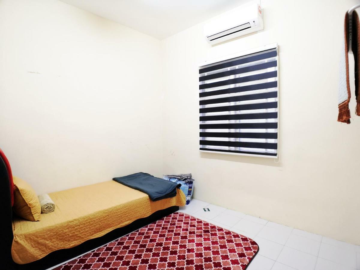 Eisya Guest House Perlis With Pool Musllm Only Arau Exterior photo